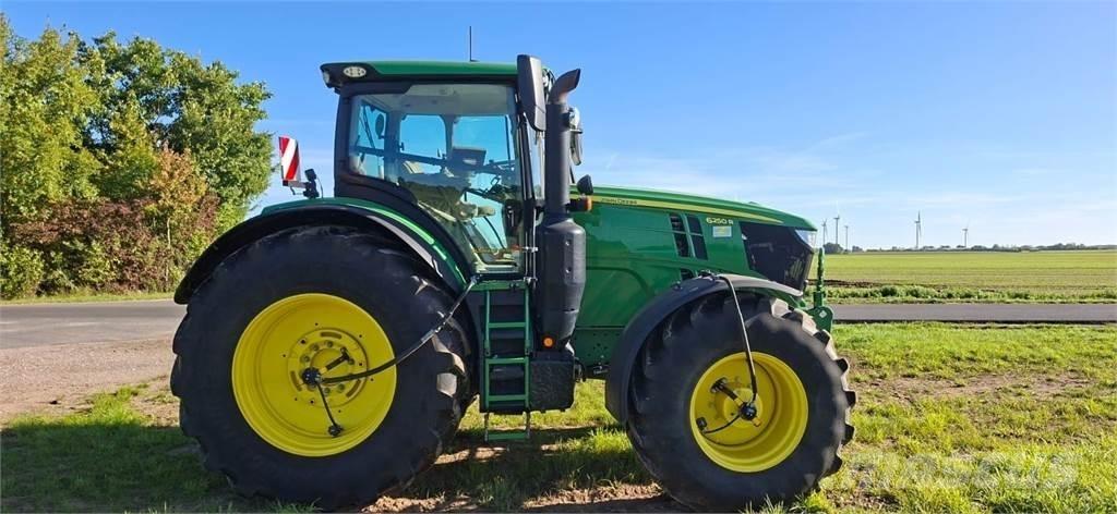 John Deere 6250R الجرارات