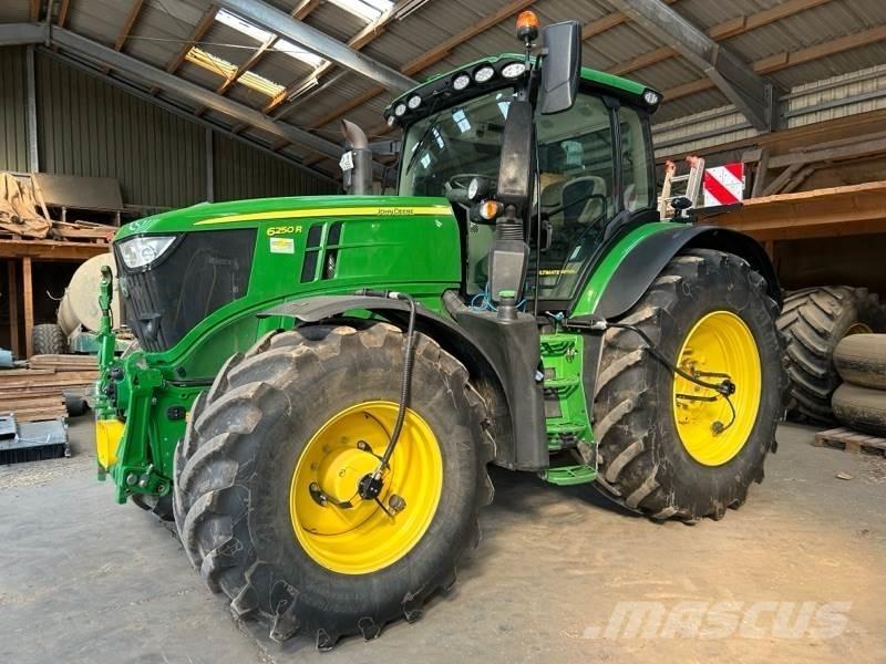 John Deere 6250R الجرارات