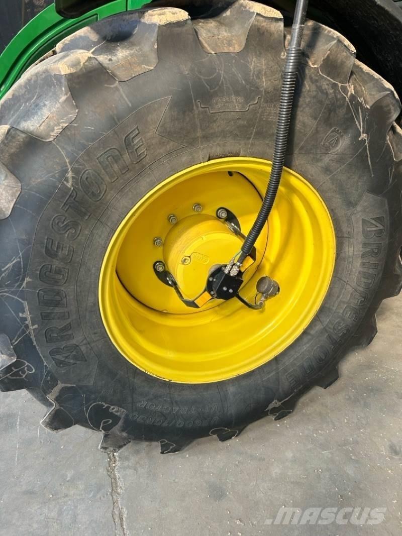 John Deere 6250R الجرارات