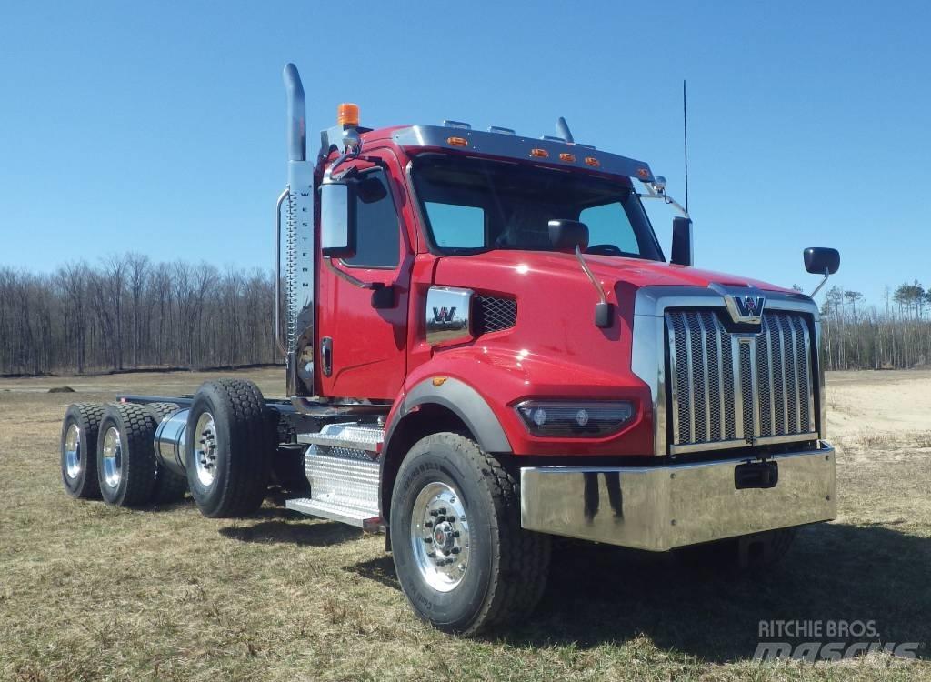 Western Star 49 X شاحنات بمقصورة وهيكل