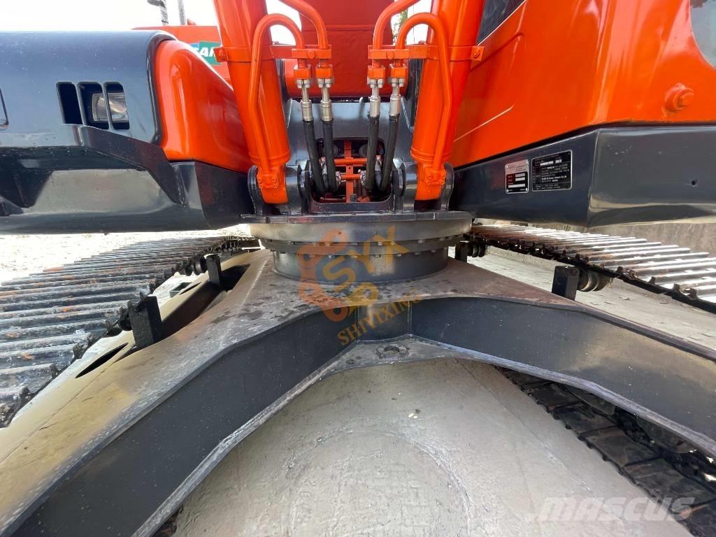 Doosan DX 225 LC حفارات زحافة