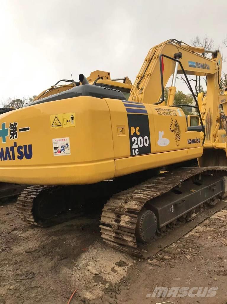Komatsu pc200-7 حفارات زحافة