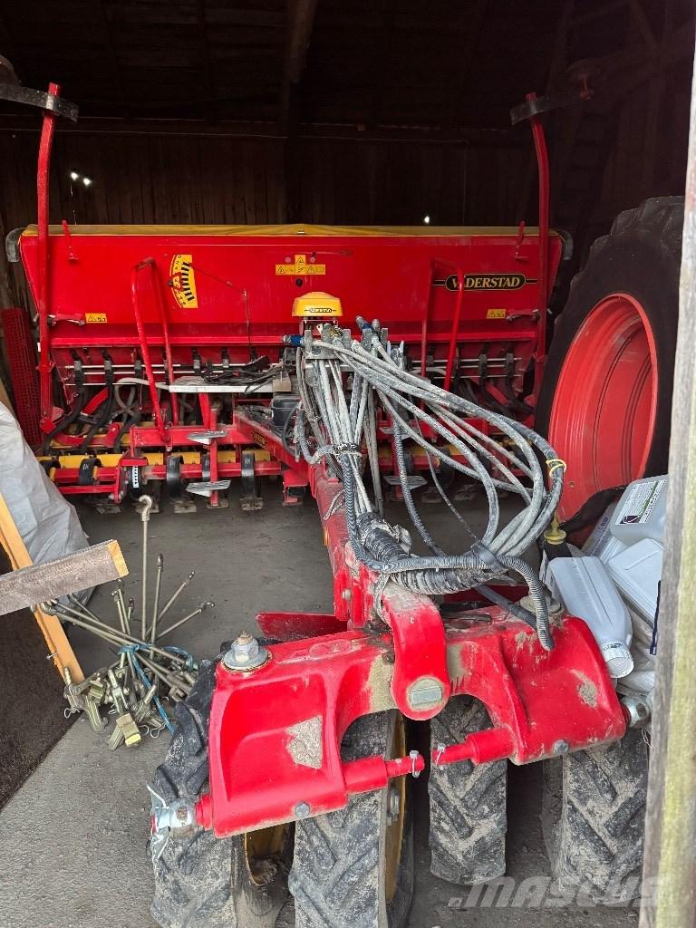 Väderstad Rapid400C مثاقيب