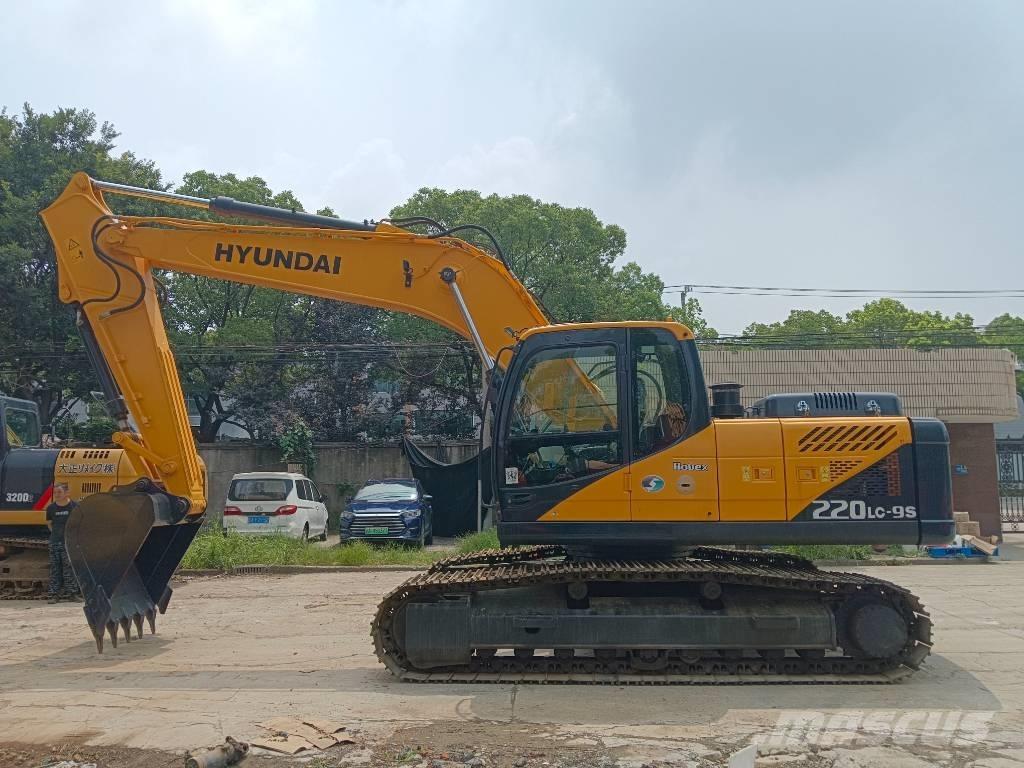 Hyundai R220LC-9S حفارات زحافة