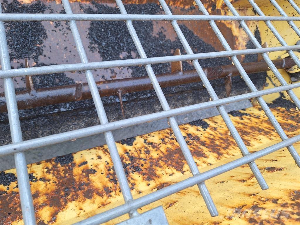 Dynapac CC232 أخرى