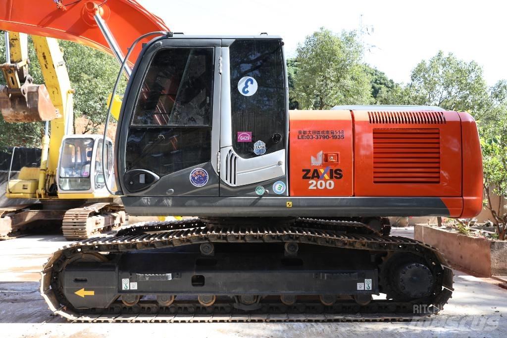 Hitachi ZX 200 LC-6 حفارات زحافة