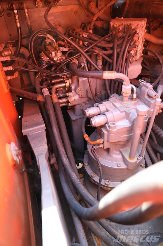 Hitachi ZX 200 LC-6 حفارات زحافة