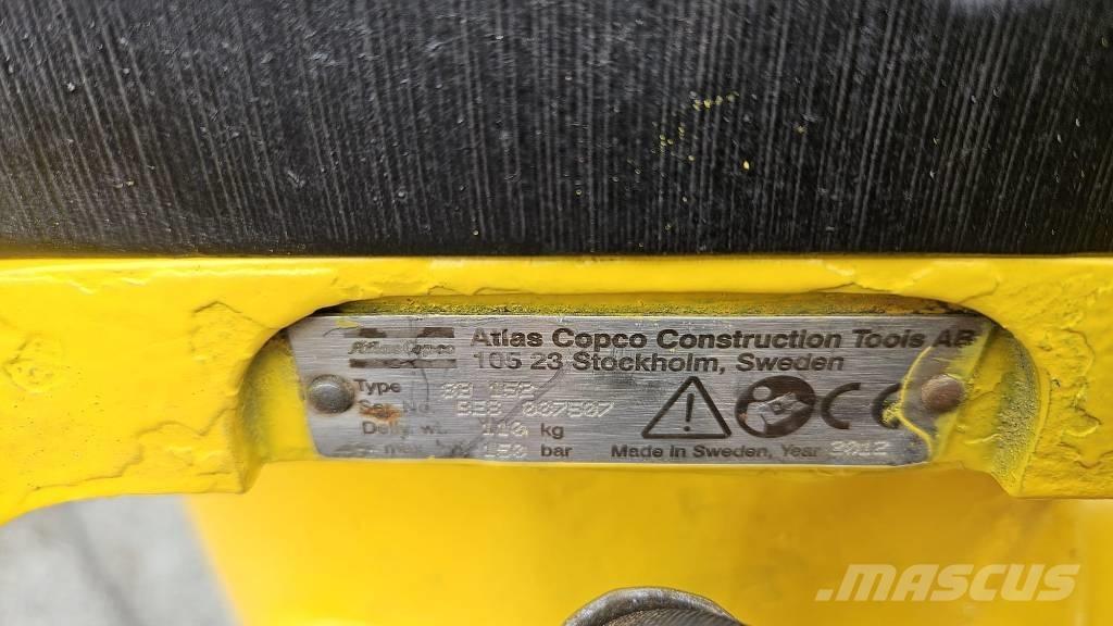 Brokk 90 حفارات هدم