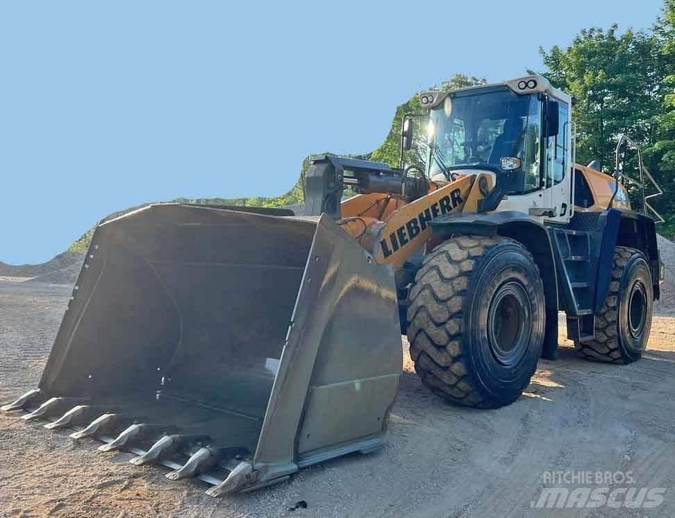 Liebherr L566 Xpower لوادر بعجل