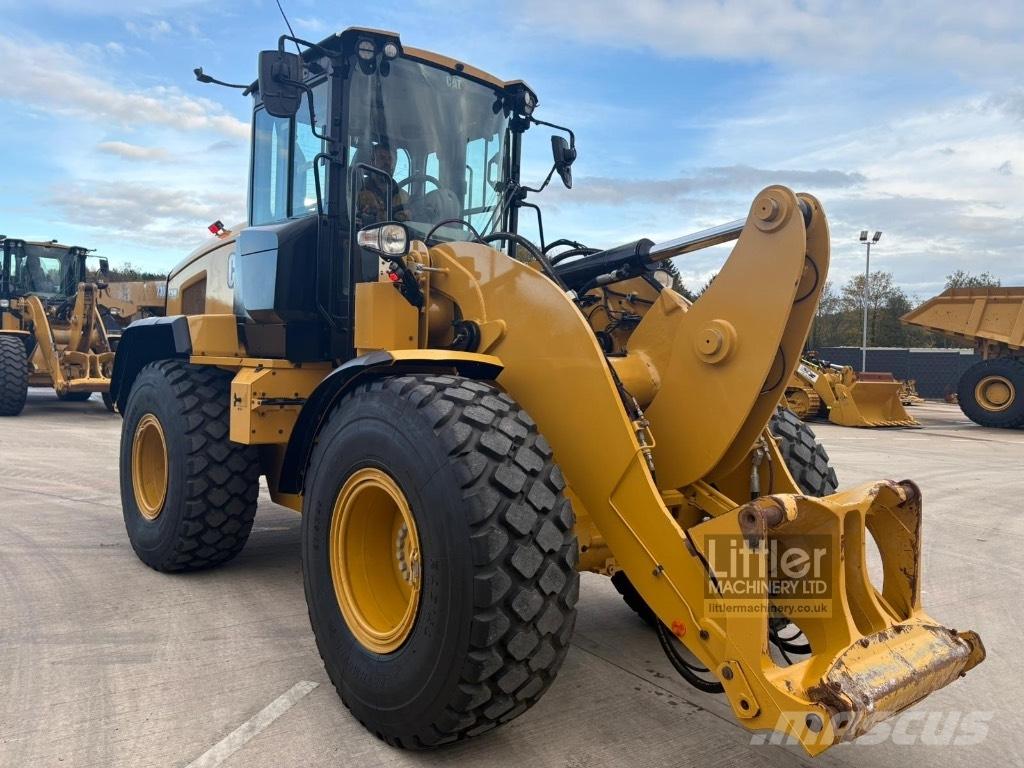 CAT 926 M لوادر بعجل