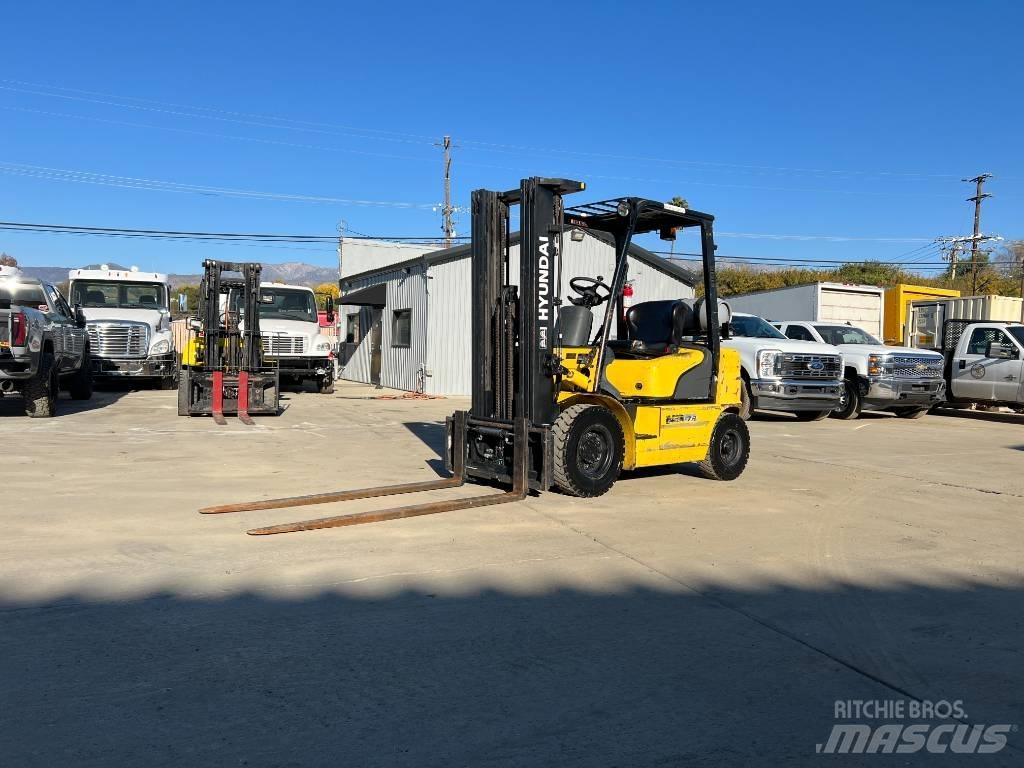 Hyundai 25 L-7 A شاحنات ذات رافعات شوكية - أخرى