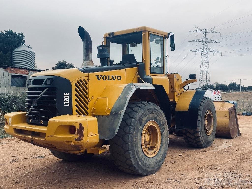 Volvo L120E لوادر بعجل