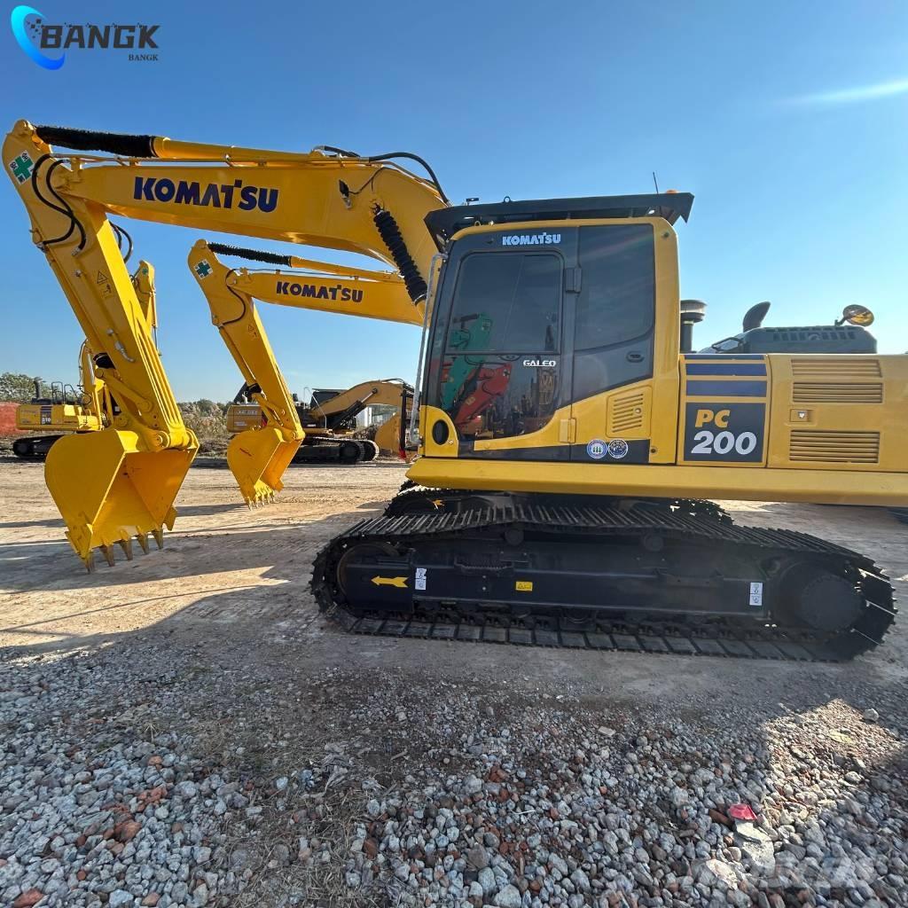 Komatsu PC 200 حفارات زحافة