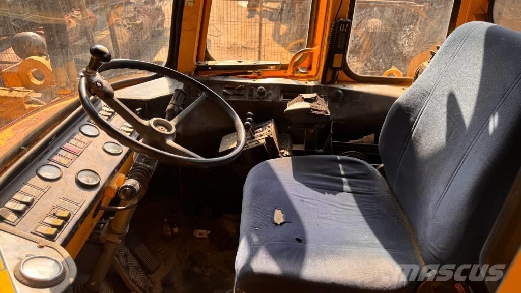 Volvo L 120 لوادر بعجل