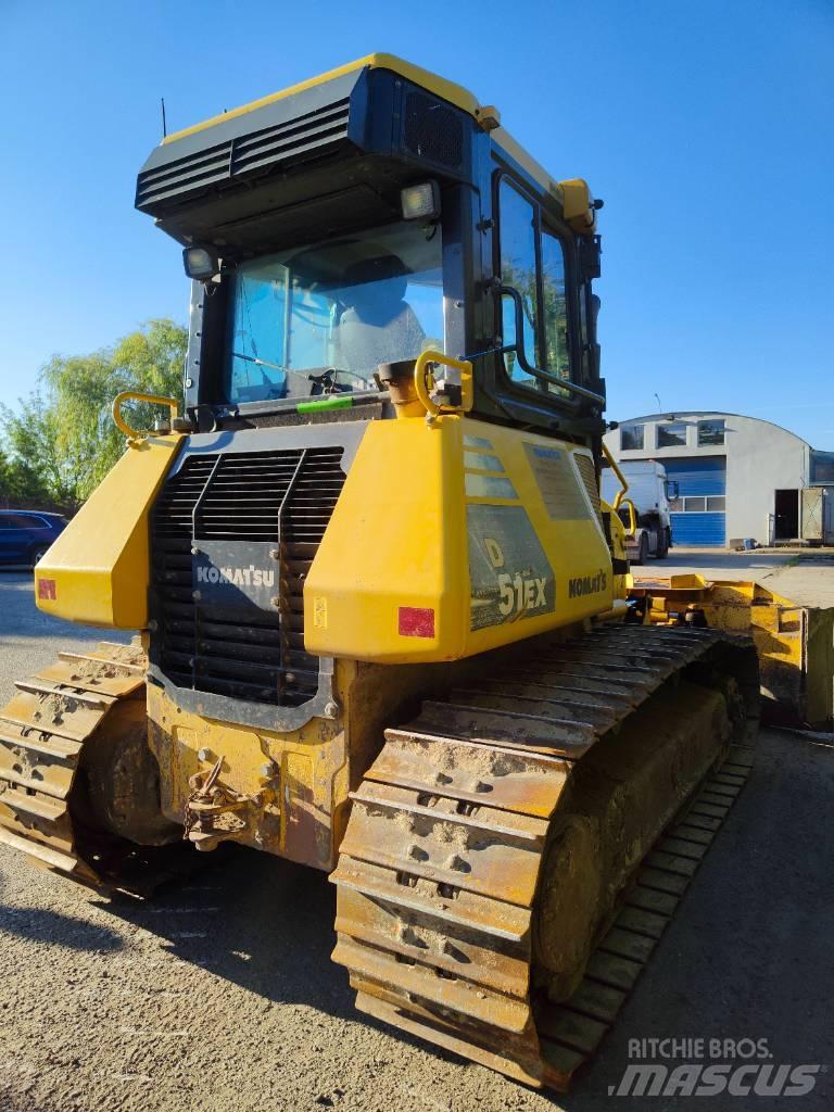 Komatsu D 51 بلدوزرات مجنزرة
