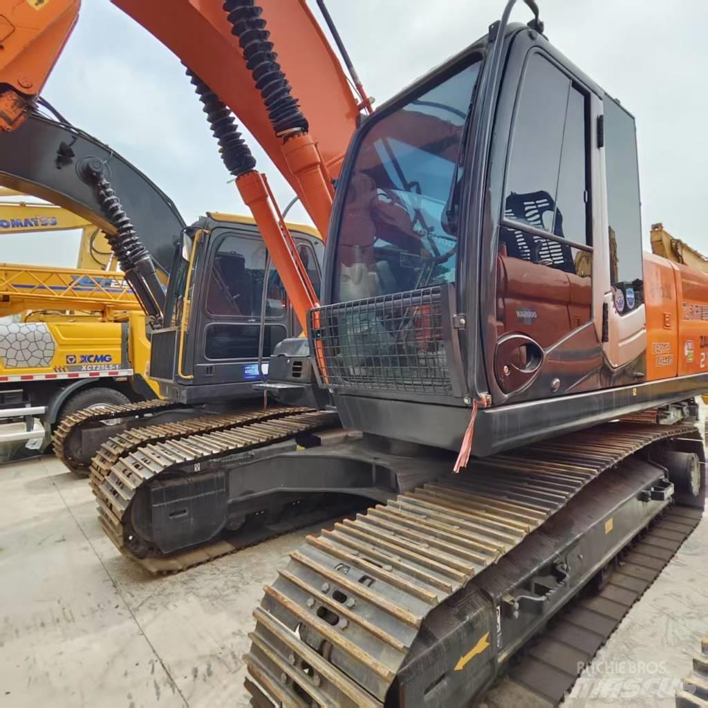 Hitachi ZX 210 حفارات زحافة