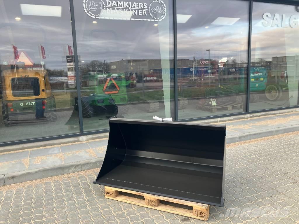 GiANT 452 لوادر صغيرة