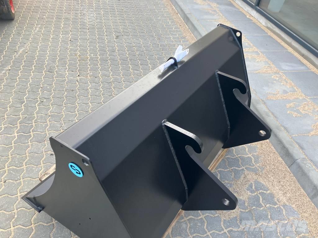 GiANT 452 لوادر صغيرة