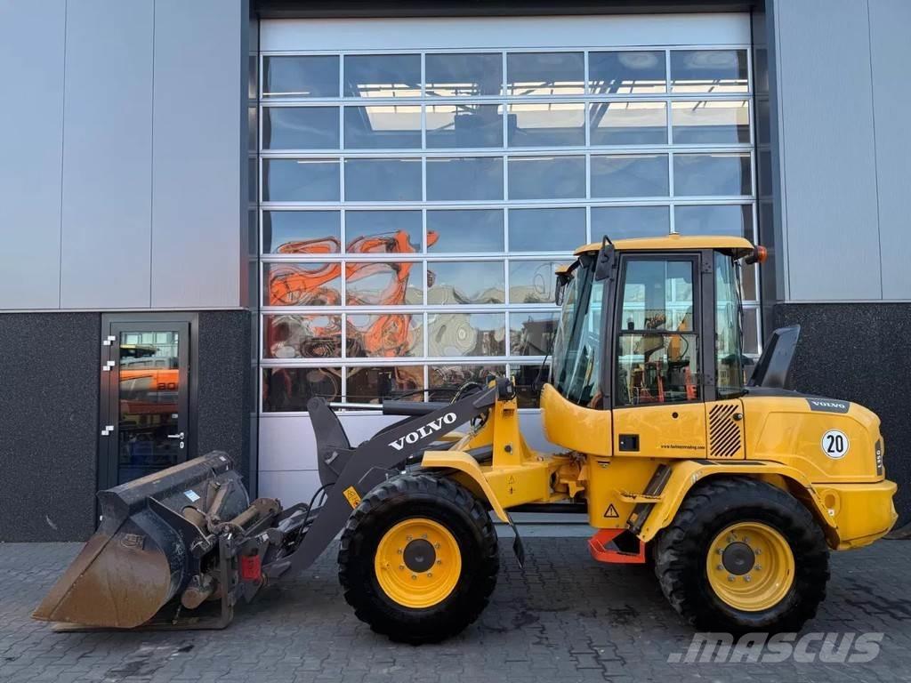 Volvo L35G لوادر بعجل