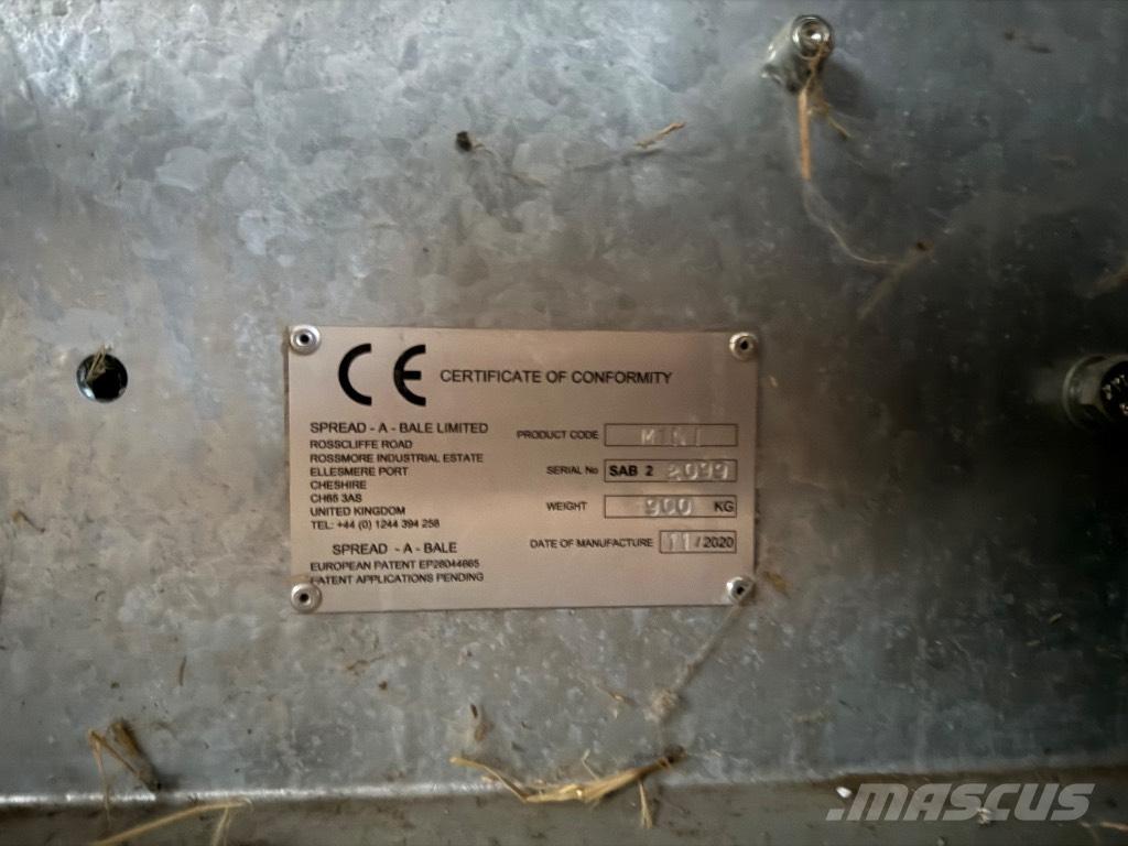  Spread-a-Bale Mini آلات تمزيق الحزم وتقطيعها ونشرها