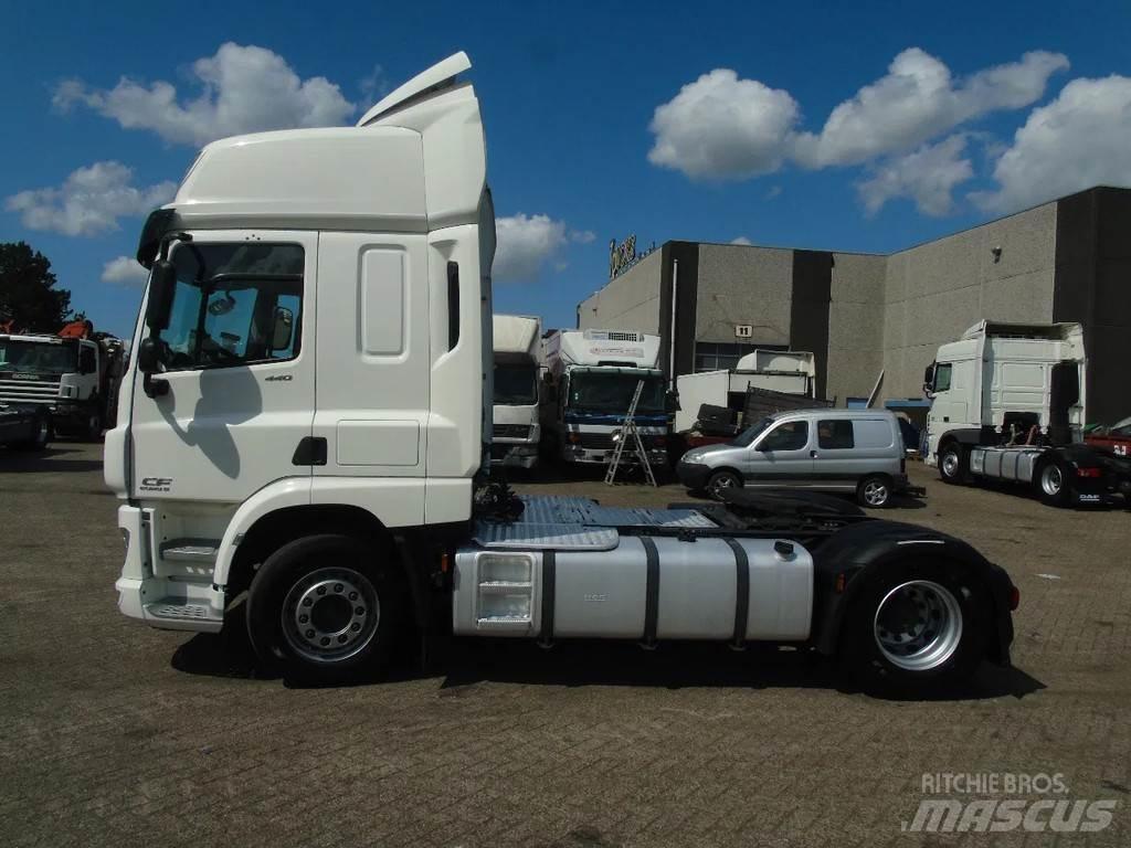 DAF CF 440 + EURO 6 وحدات الجر