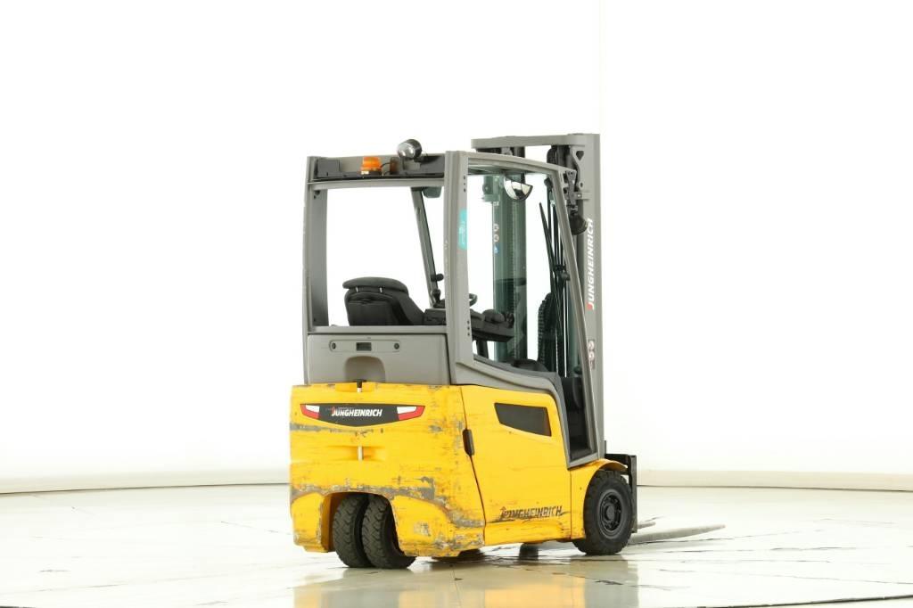Jungheinrich EFG 215 شاحنات ذات رافعات شوكية تعمل بالكهرباء