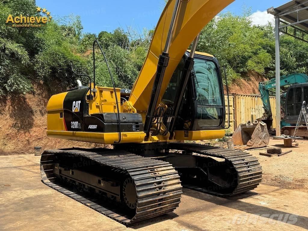 CAT 320 D2L حفارات زحافة