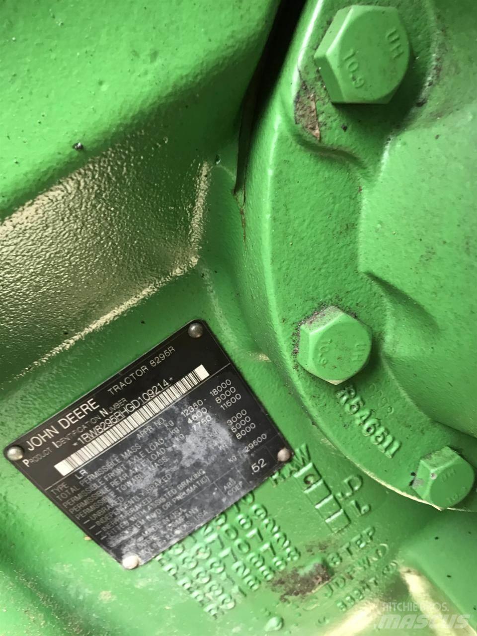 John Deere 8295R الجرارات