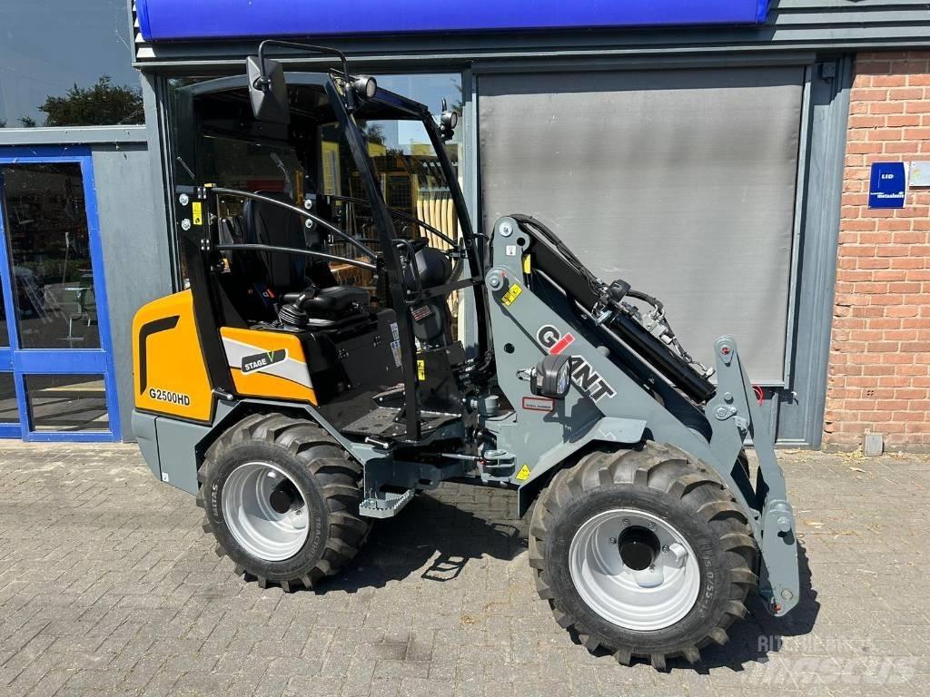 GiANT G 2500 HD لوادر متعددة الأغراض