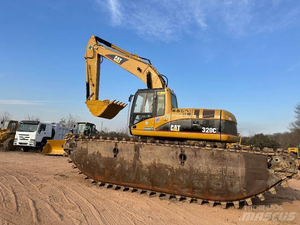 CAT 320 C L الحفارات البرمائية