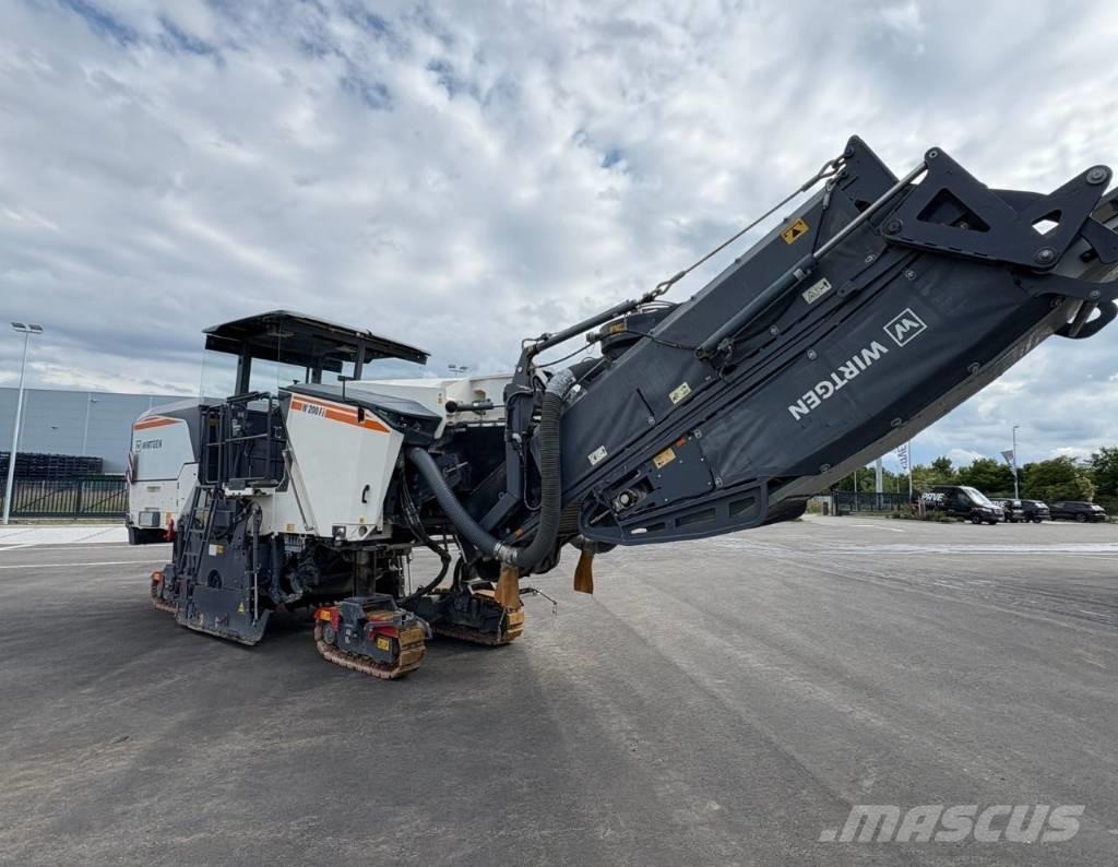 Wirtgen W 200 Fi ماكينات الكشط البارد للأسفلت