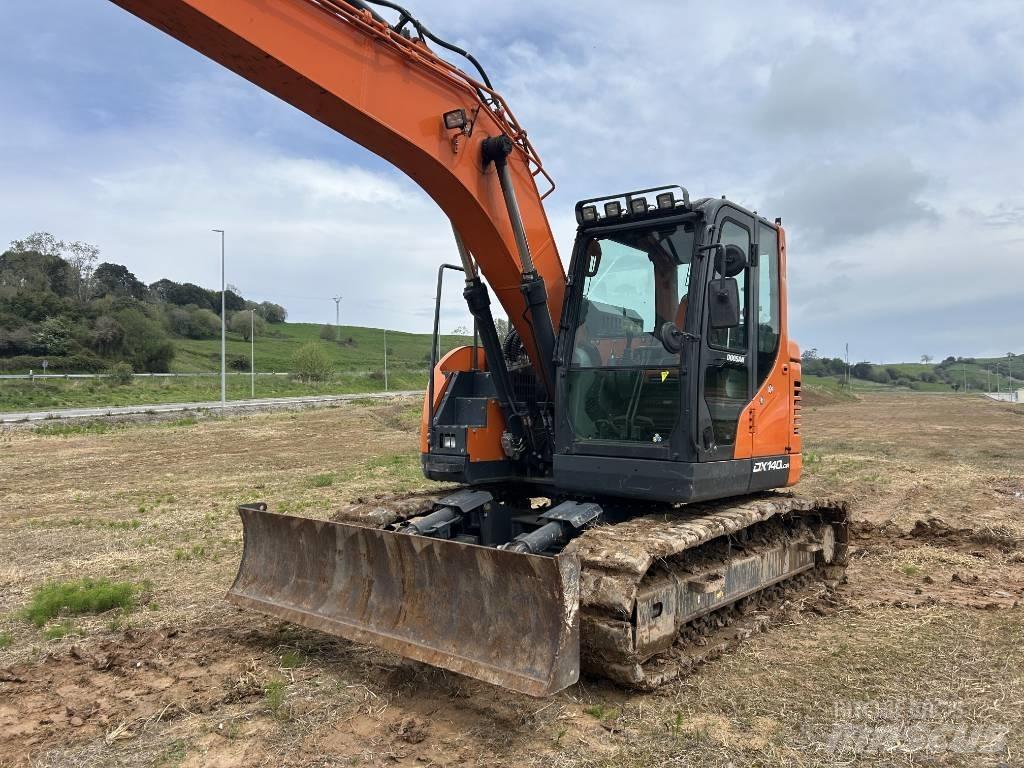 Doosan DX 140 LCR حفارات زحافة