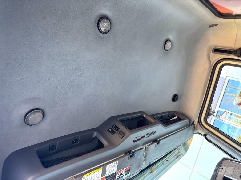 Mack GU813 شاحنات قلابة