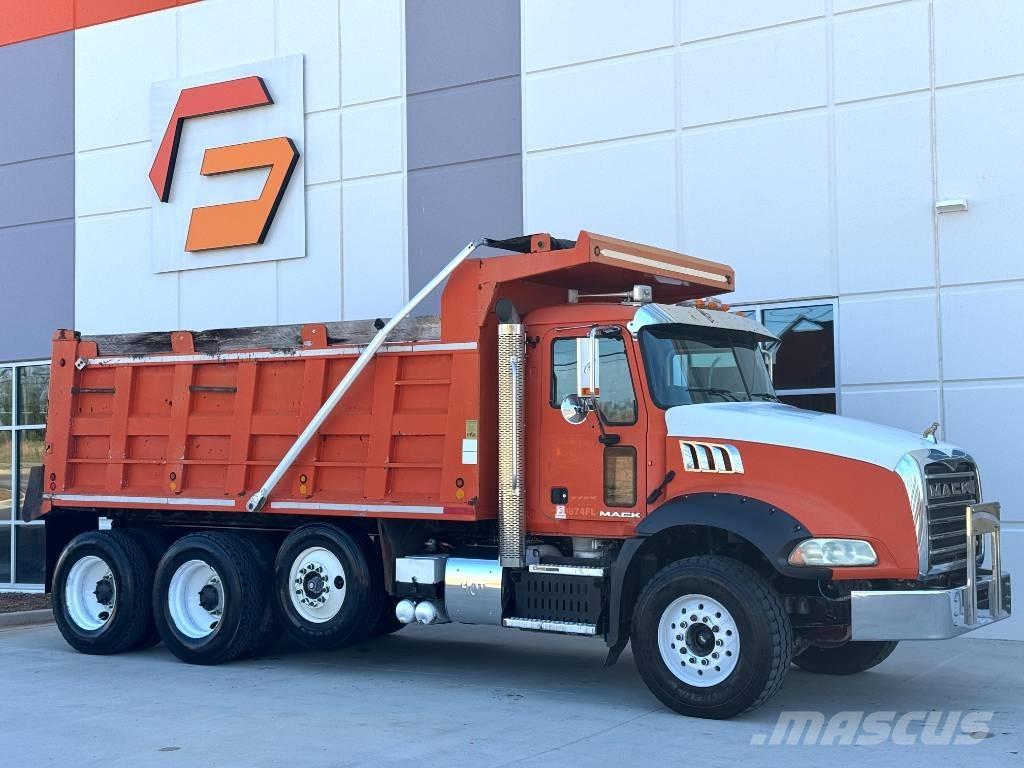 Mack GU813 شاحنات قلابة