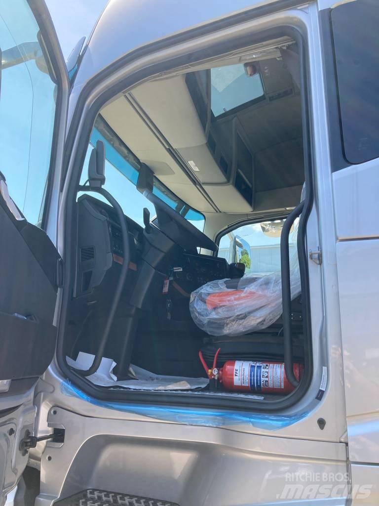 Volvo FH16-650 شاحنات الرافعات