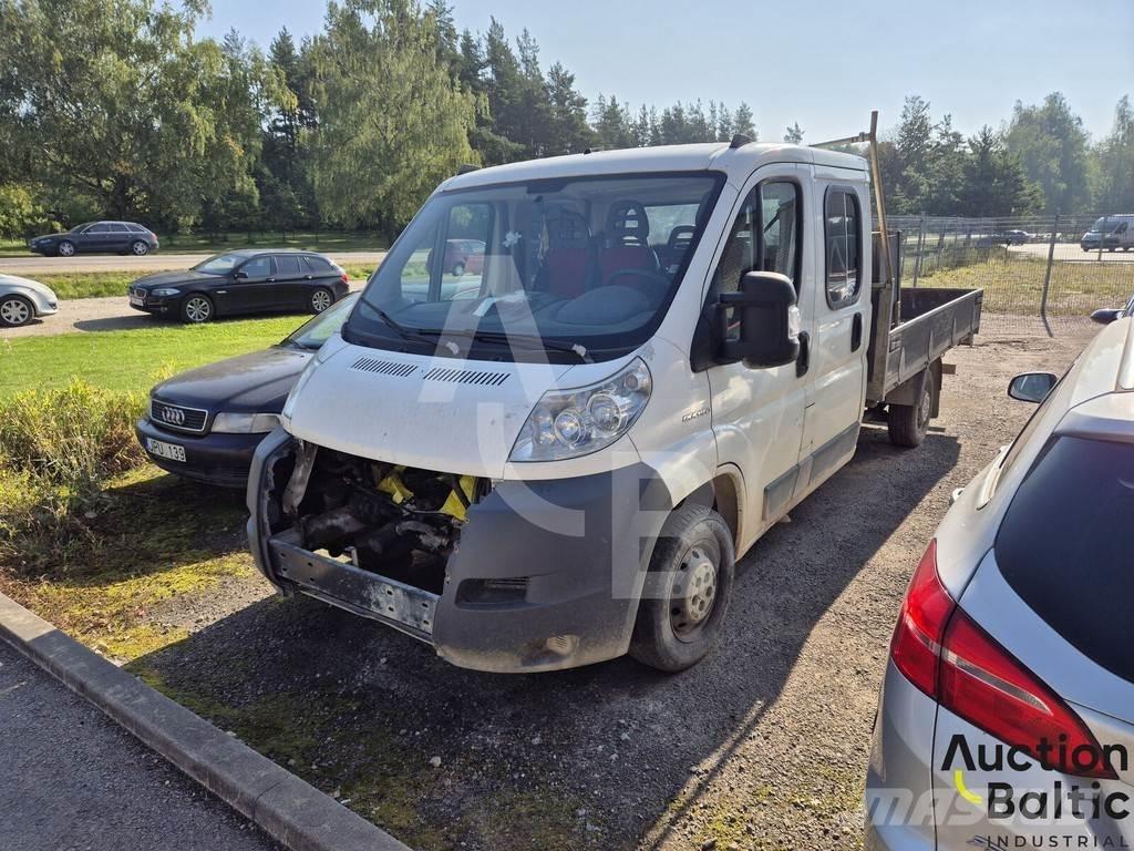 Fiat Ducato شاحنات خفيفة/مفصلية الجوانب