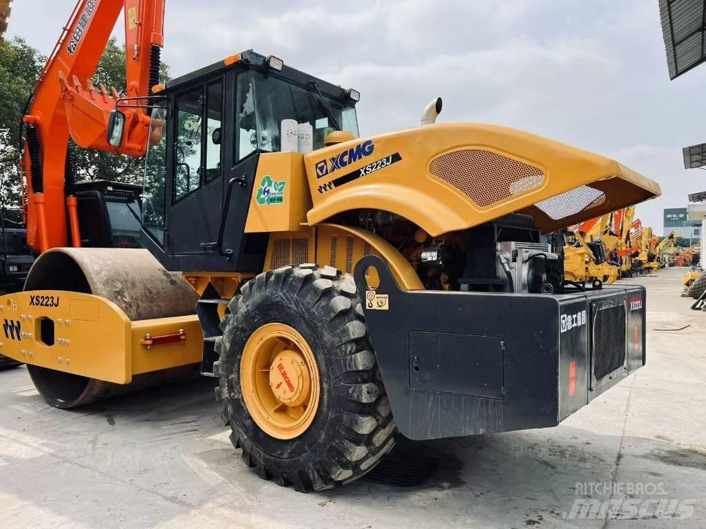 XCMG XS 223 J مداحل أحادية الأسطوانة