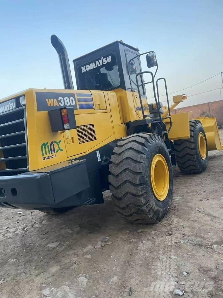 Komatsu WA 380 لوادر بعجل