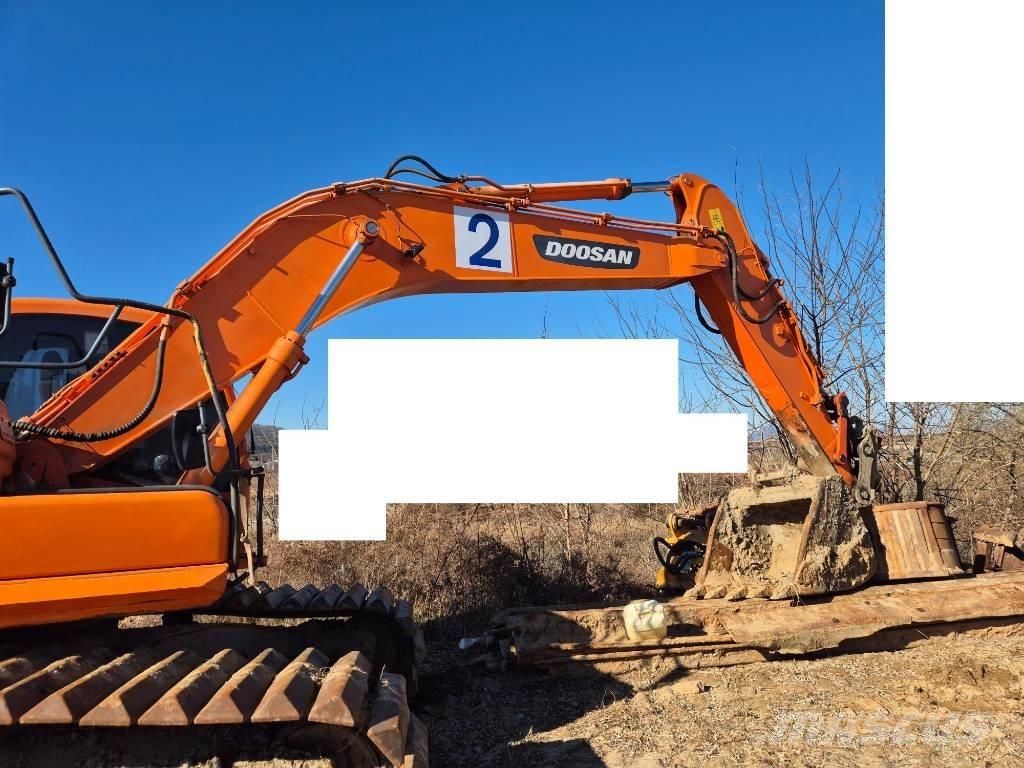 Doosan DX 220 LCA حفارات زحافة