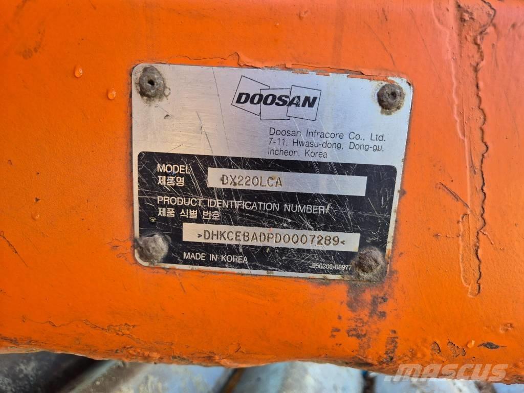 Doosan DX 220 LCA حفارات زحافة
