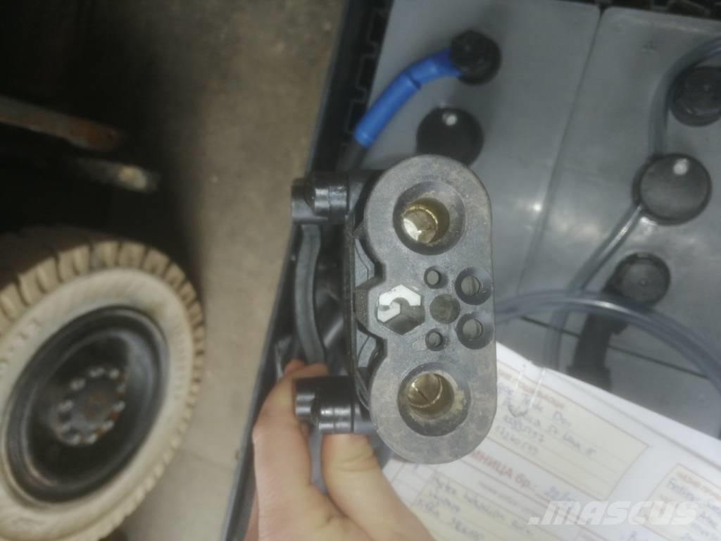Hyster A 1.3 XNT شاحنات ذات رافعات شوكية تعمل بالكهرباء