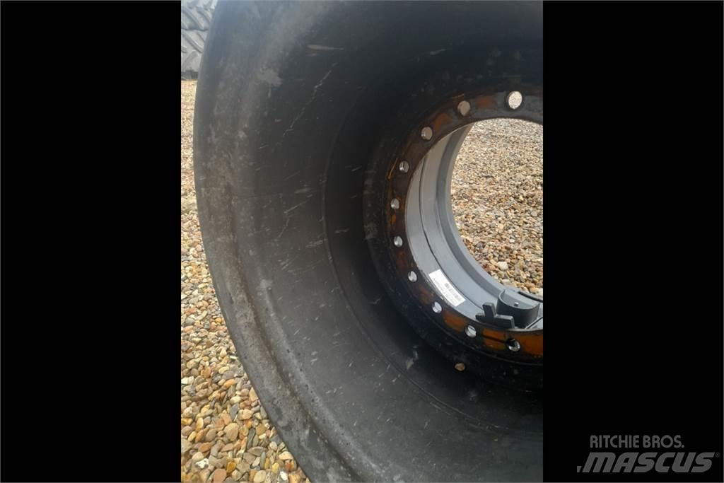 CASE 821G Rim الإطارات والعجلات والحافات