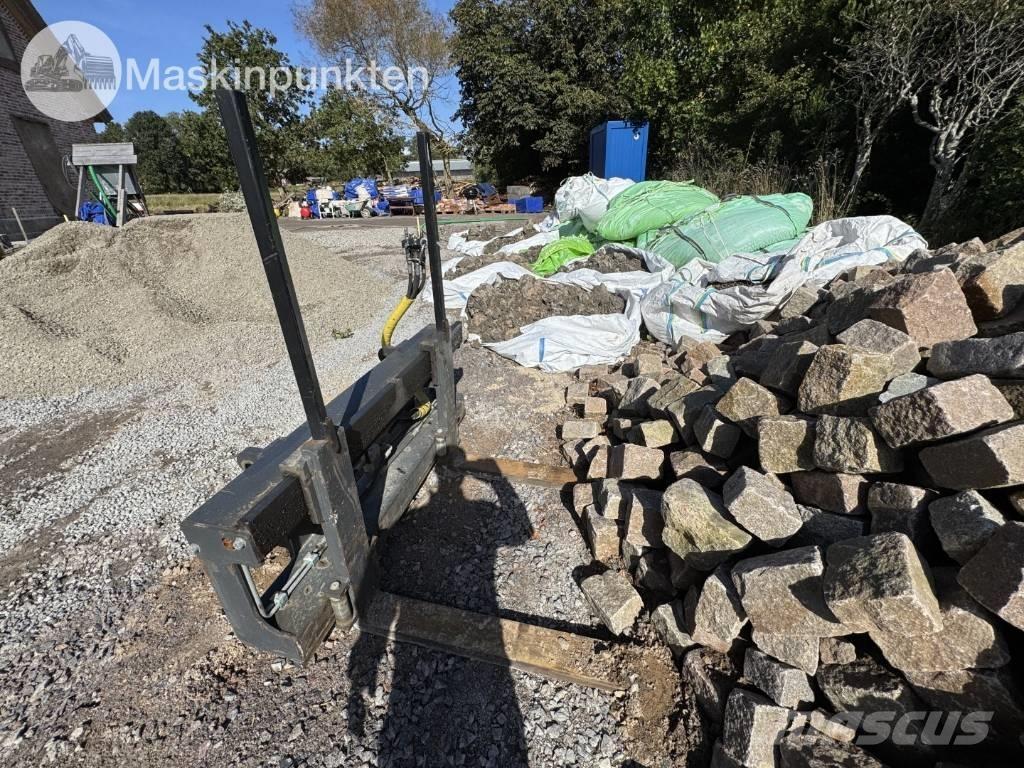 JCB 409 لوادر بعجل