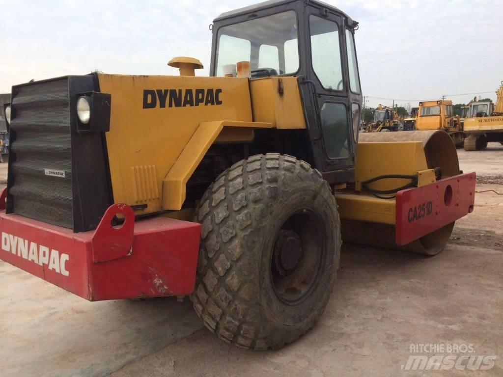 Dynapac CA 251 D مداحل أحادية الأسطوانة