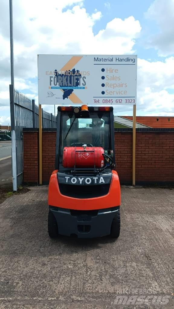 Toyota 02-8 FGF25 شاحنات LPG