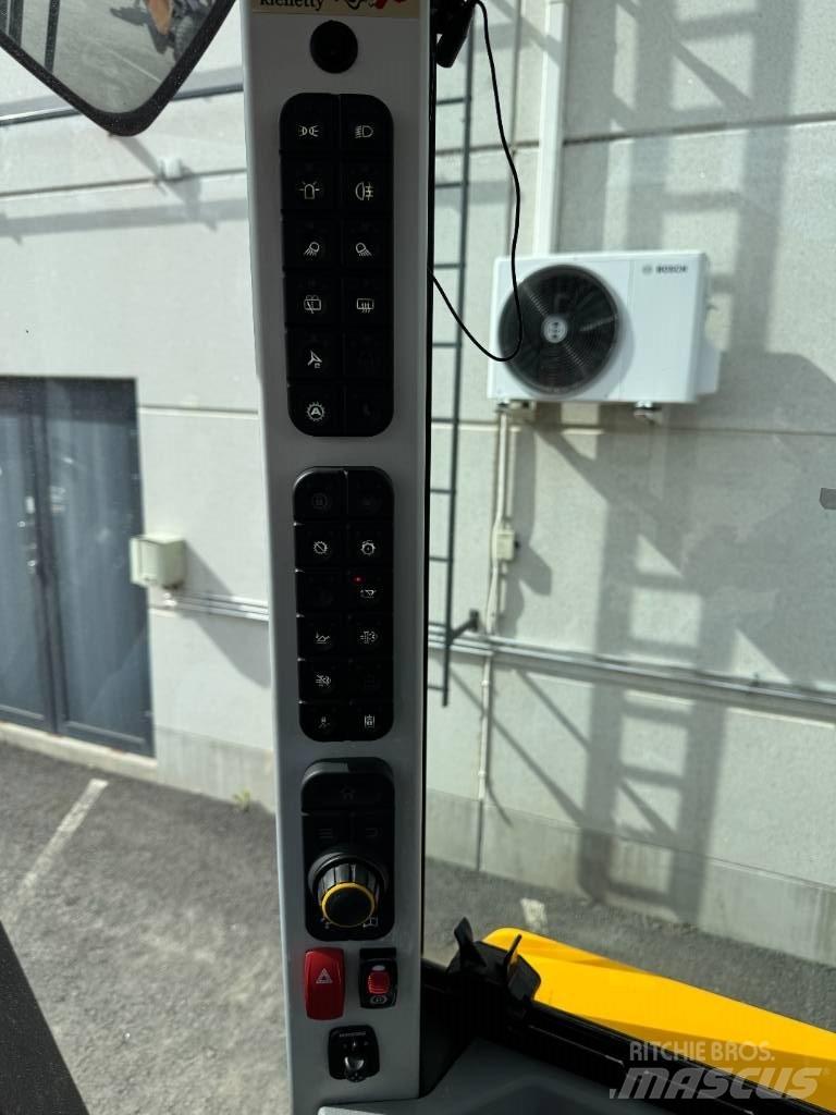 JCB 417 لوادر بعجل