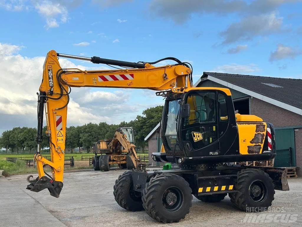 JCB JS145W حفارات بعجل