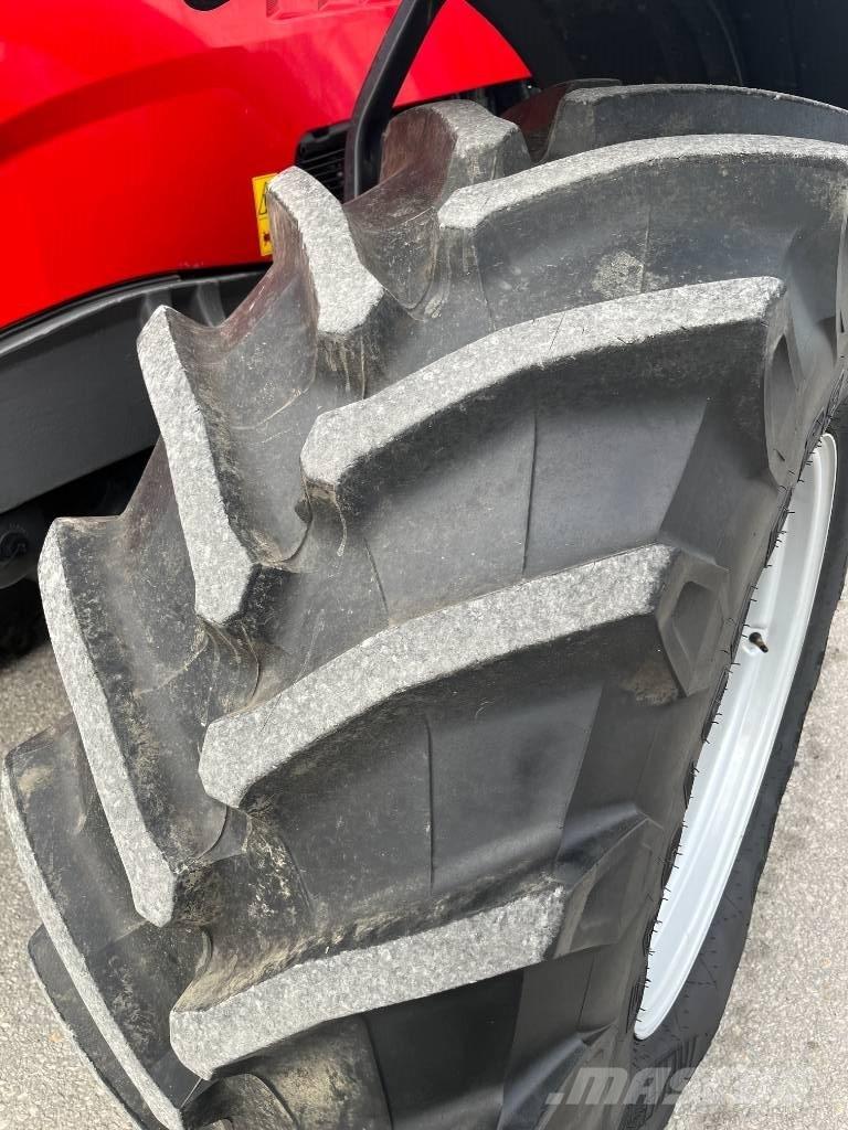 Massey Ferguson 7718 الجرارات