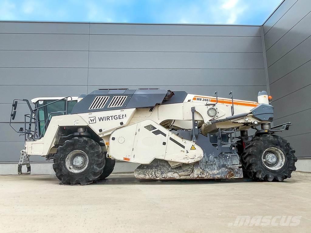 Wirtgen WR 240I معدات إعادة تدوير الأسفلت