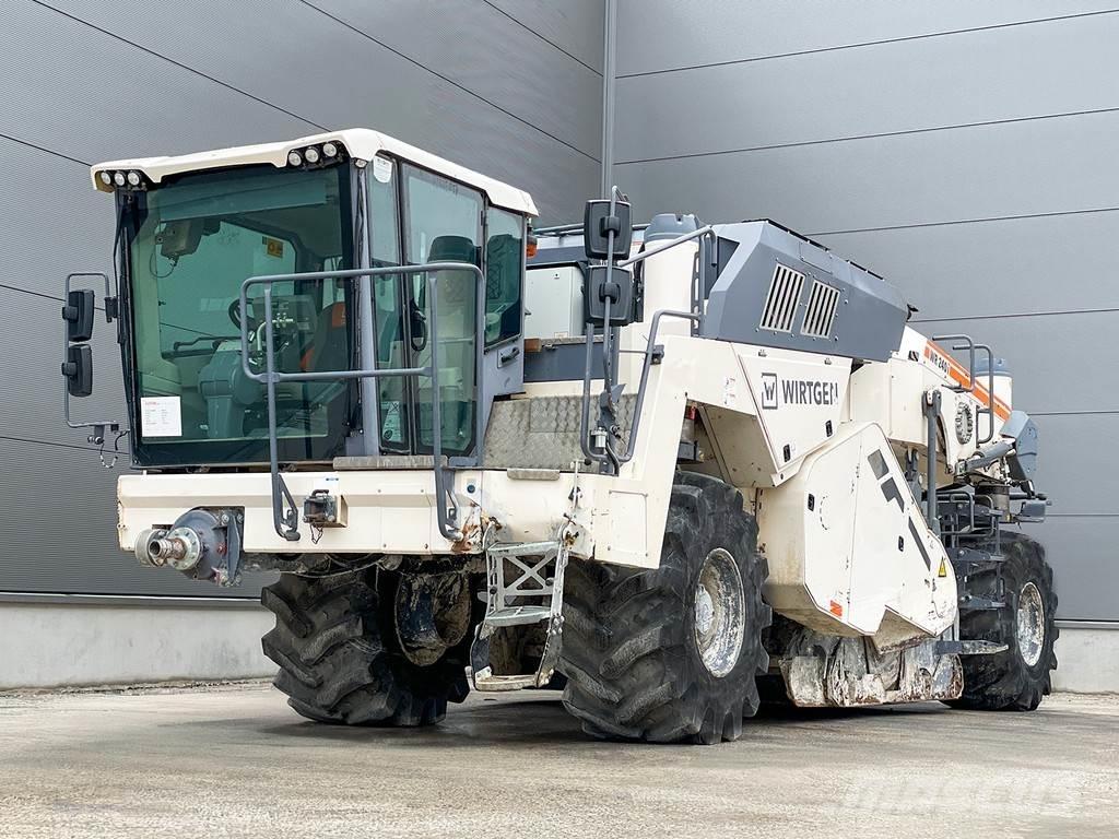 Wirtgen WR 240I معدات إعادة تدوير الأسفلت